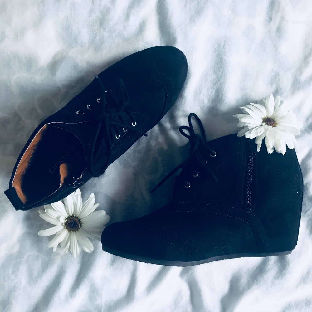[Cityclassified] 2.75" Wedged Booties